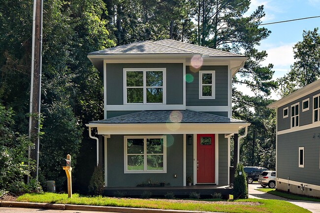 Building Photo - 1721 Crest Rd Rental