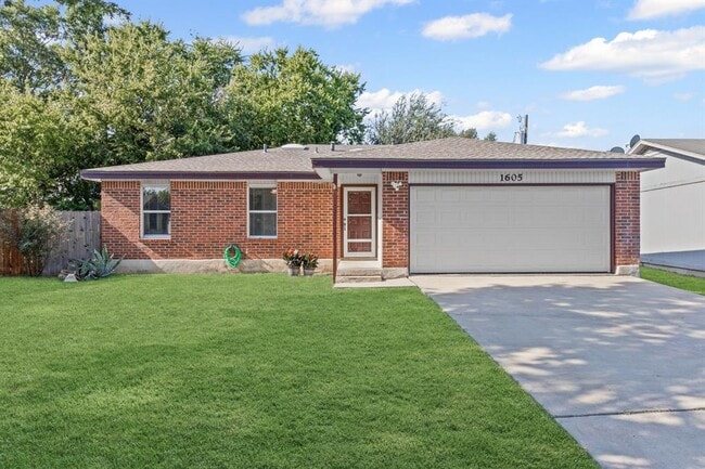 Building Photo - 1605 Windrift Way