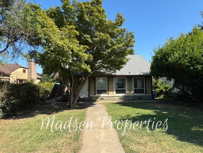 Building Photo - 2394 Campbell St Rental