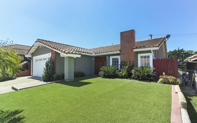 Photo - Beautiful 3 Bedroom, 2 Bathroom House w/ a Pool For Rent in Mission Viejo!