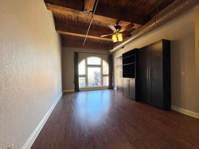 Building Photo - 609 Central St Unit 1403