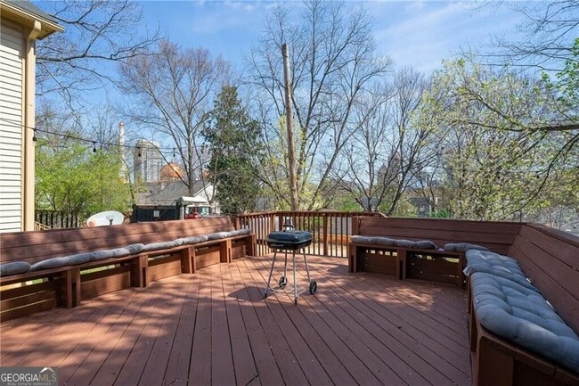 Photo - 1099 Center St NW