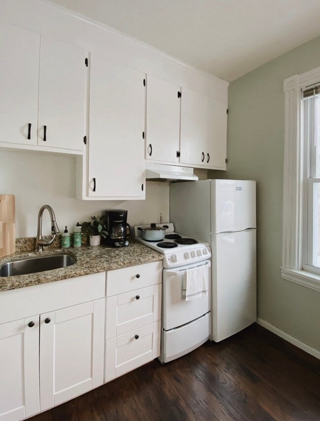 Photo - 1716 Tyler St NE