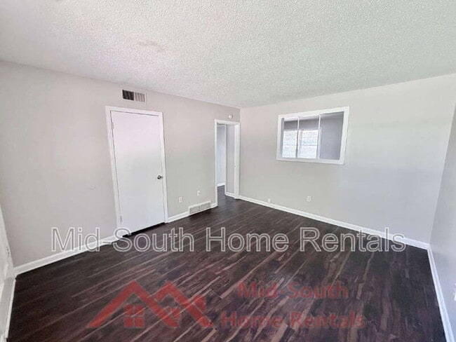 Photo - 4166 Hobson Rd