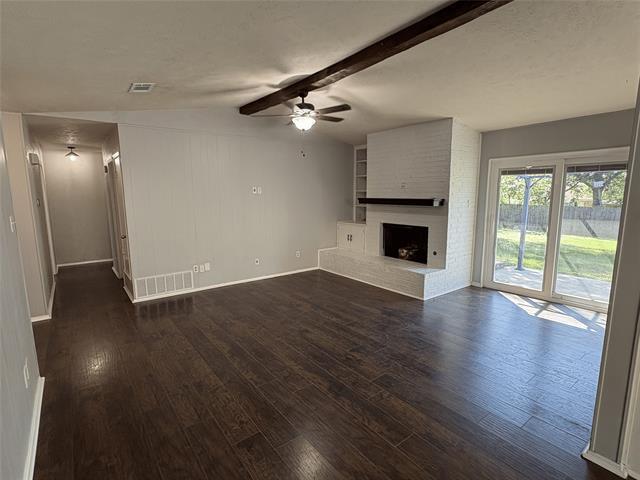 Photo - 2402 Leslie St