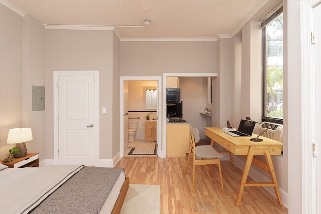 18 E. Elm