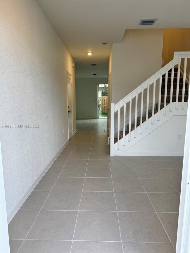 Photo - 656 SE 14th Ct