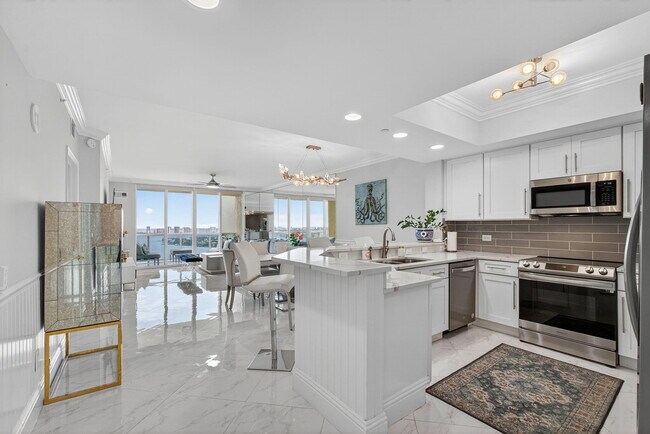 Photo - 2650 Lake Shore Dr Unidad 2303