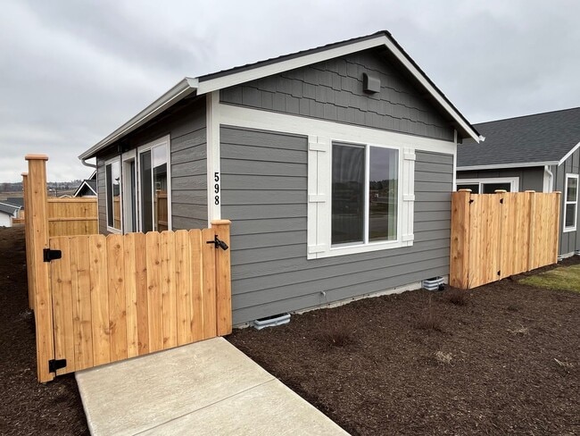 Building Photo - Brand New ADU in Madras