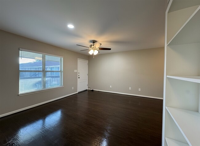 Photo - 845 Augusta Dr Unidad 90