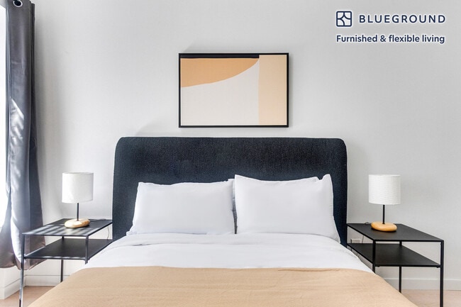 Photo - 501 1/2 E 83rd St Unidad FL3-ID1998