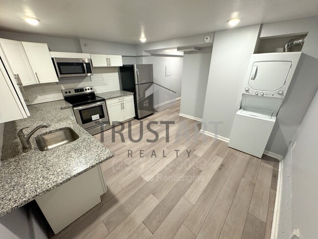 5448 Springfield Ave Unit 1R