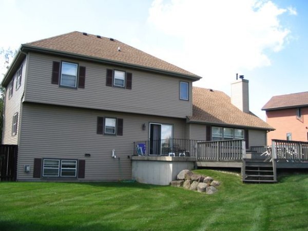 rear view - 2912 Ivanhoe Gln