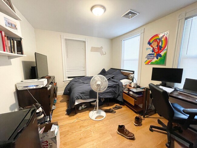 Photo - Beautiful 6 Bed Condo Style Apartment Available 9/1/26