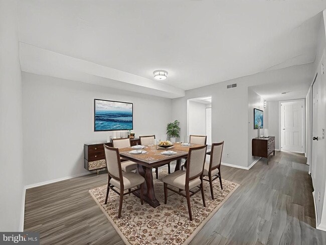 Building Photo - 7680 Tremayne Pl Unit 308