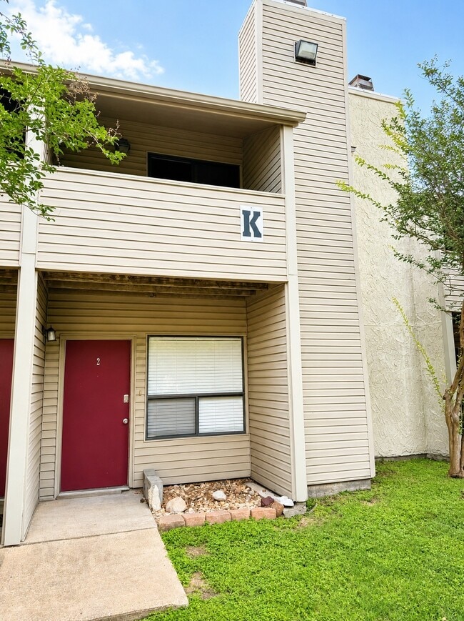 Building Photo - 1902 Dartmouth St Unit K2