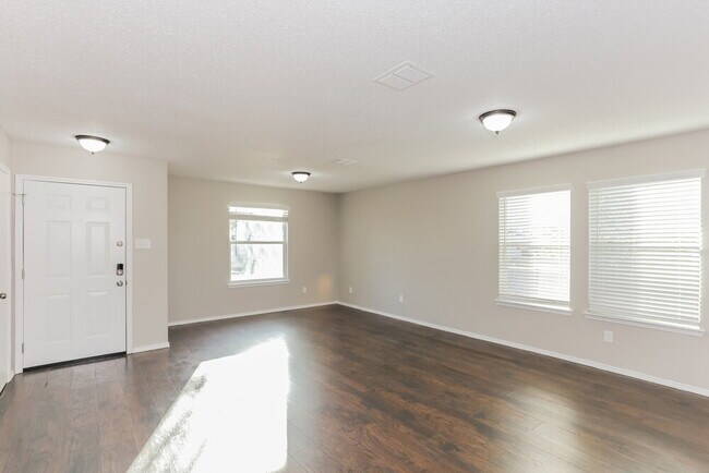 539 Burleson St