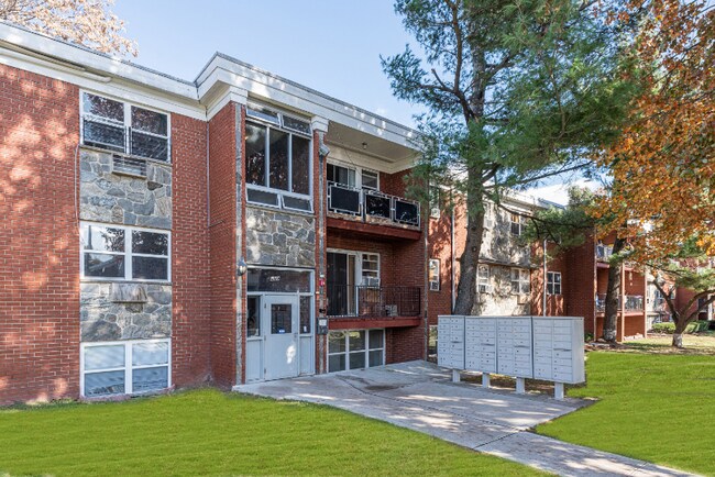 Building Photo - 363 Park Ave