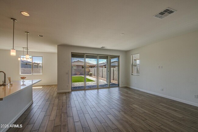 11341 E Ulysses Ave