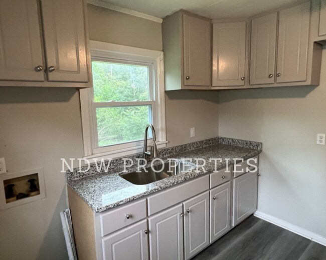 Photo - 3042 Forrester St