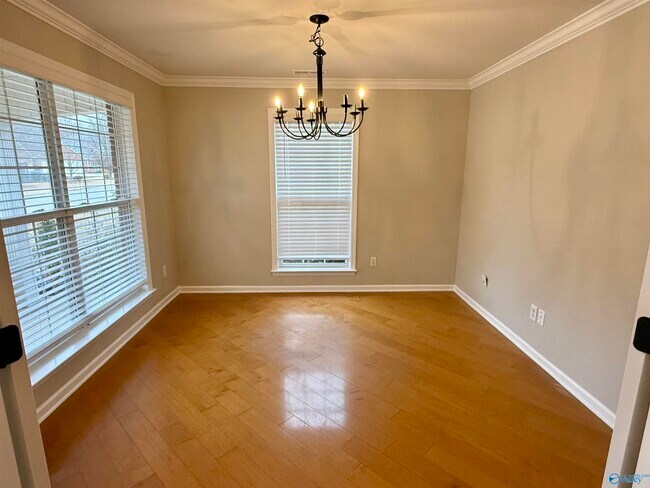 Photo - 122 Wyeth Dr