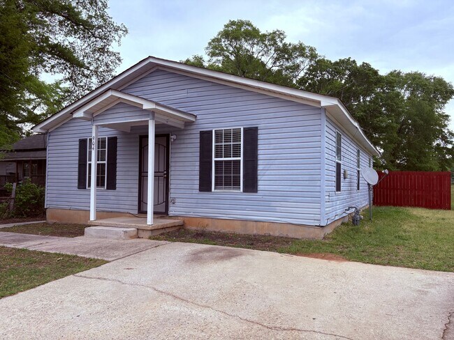 Photo - Newly renovated, 3 bedroom, 1 bathroom sin...