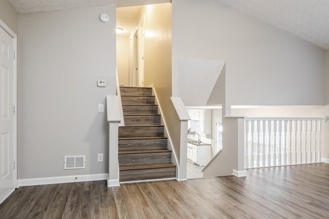 Photo - 172 Williamsburg Way