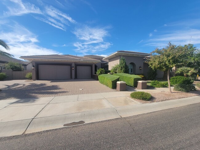 Captivating 5bd 4.5 bth in chandler - Captivating 5bd 4.5 bth in chandler