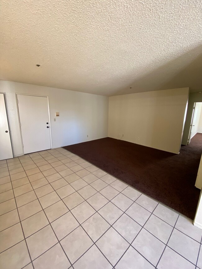 Photo - 4063 W 130th St Unidad 4