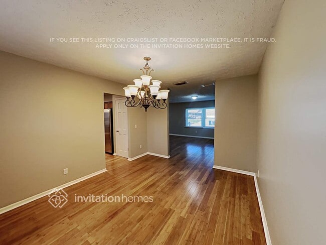 Photo - 705 Lobelia St