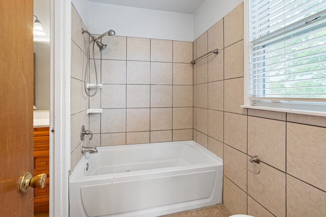 Photo - 3841 Dubois Dr