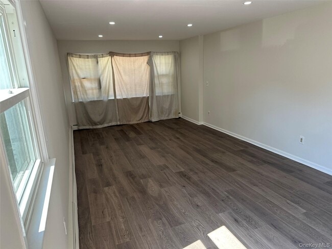 Photo - 450 E Penn St