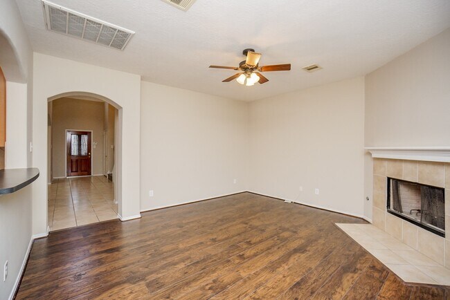 Photo - 1323 Colonial Manor Dr