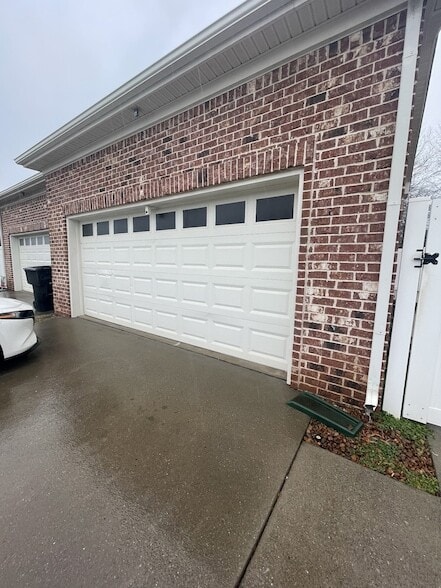 Photo - 2133 Cason Ln