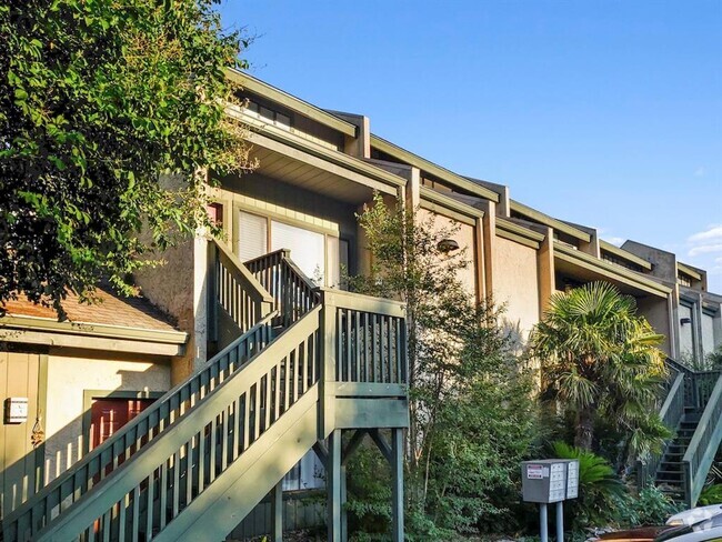 Building Photo - 601 Nelray Blvd Unit 11 Rental