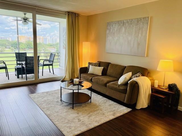 Photo - 3150 N Palm Aire Dr