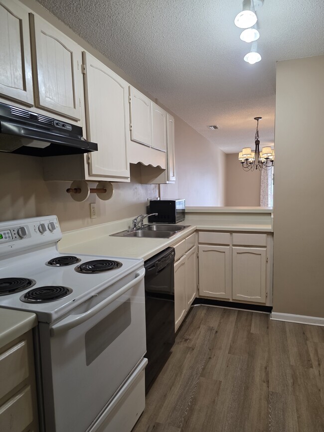 Photo - 7700 Porcher Dr