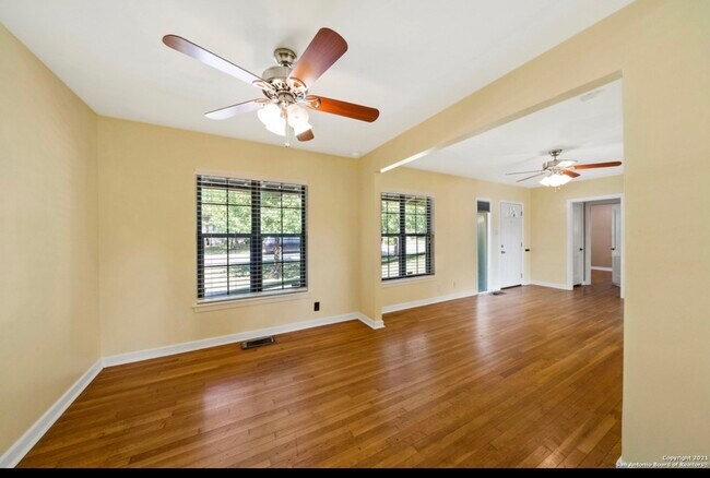 Photo - 214 Coyle Pl