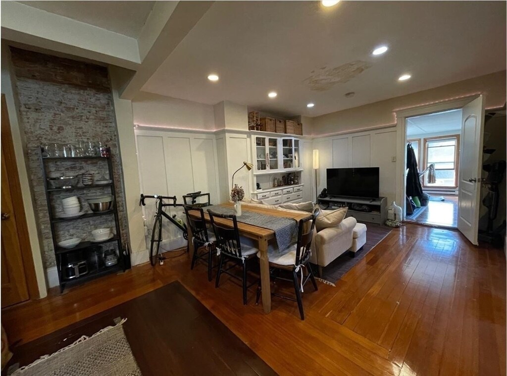 Photo - 1672 Beacon St Unidad 2