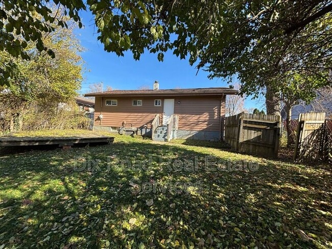 Photo - 2225 Deering Ave