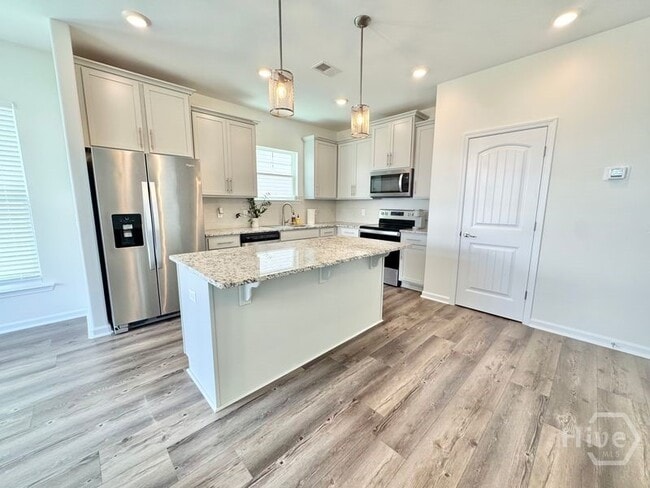 Photo - 28 Pomona Cir