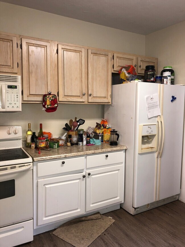 Photo - Large 4 Bedroom, 2 Bathroom House