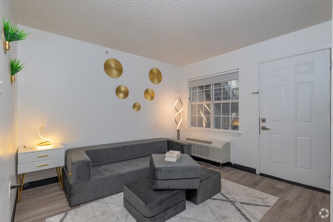 Living room - The Passages at Rye 1255