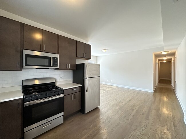 Photo - 3409 W Fullerton Ave Unit B3