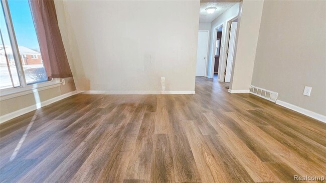 Photo - 1495 Jeffrey Ln