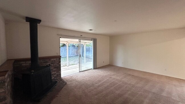 Photo - 2004 Robbie Ave