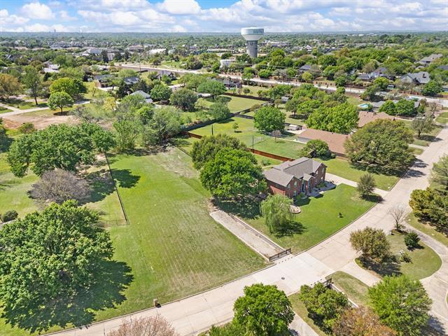 Photo - 907 Mission Dr