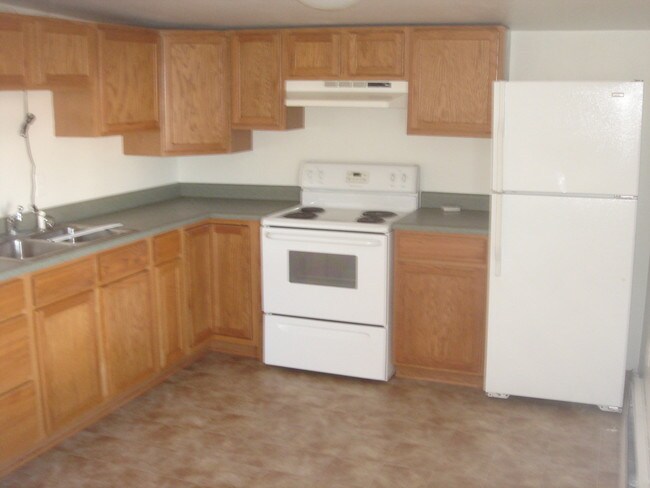 Photo - 227 E High St