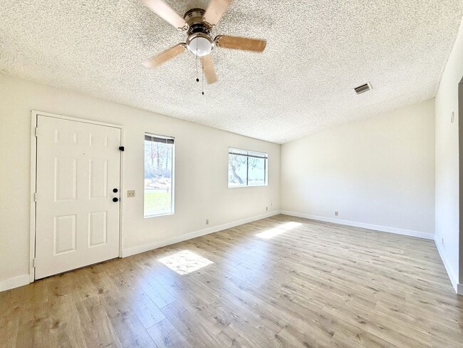 Photo - 66738 Taco Way Unit B