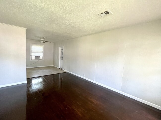 Photo - 518 Oak St NW